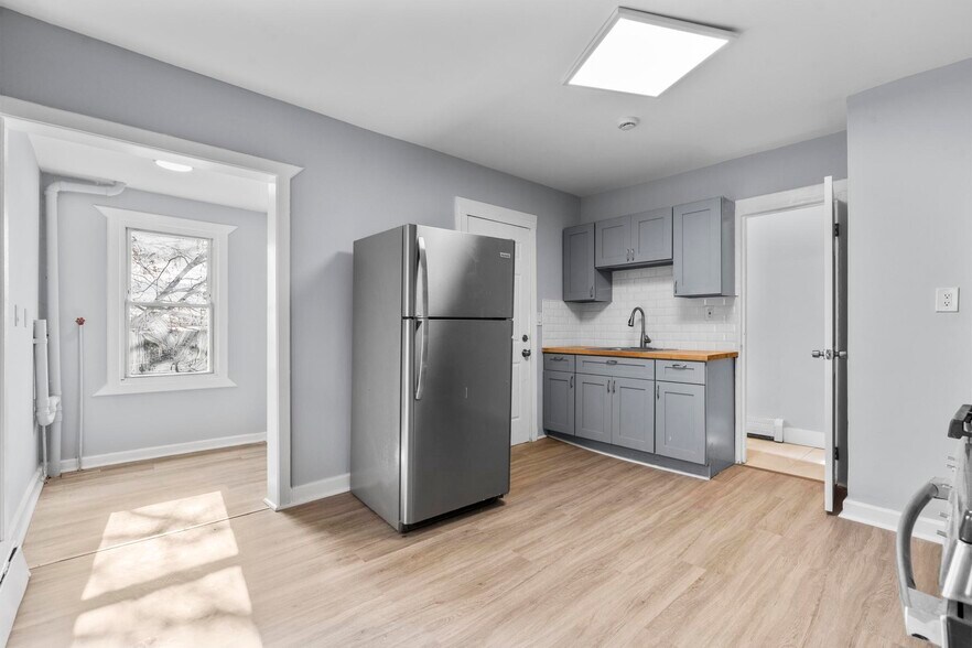 More Photos Of 746 Maple St, Bridgeport Apartments For Sale