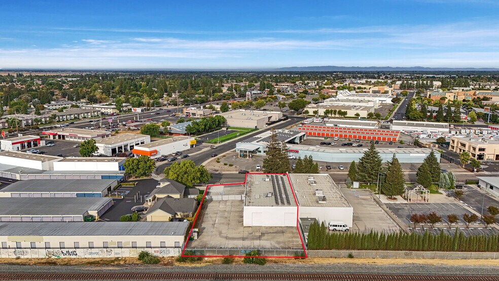 Primary Photo Of 7711 Murray Dr, Stockton Flex For Sale