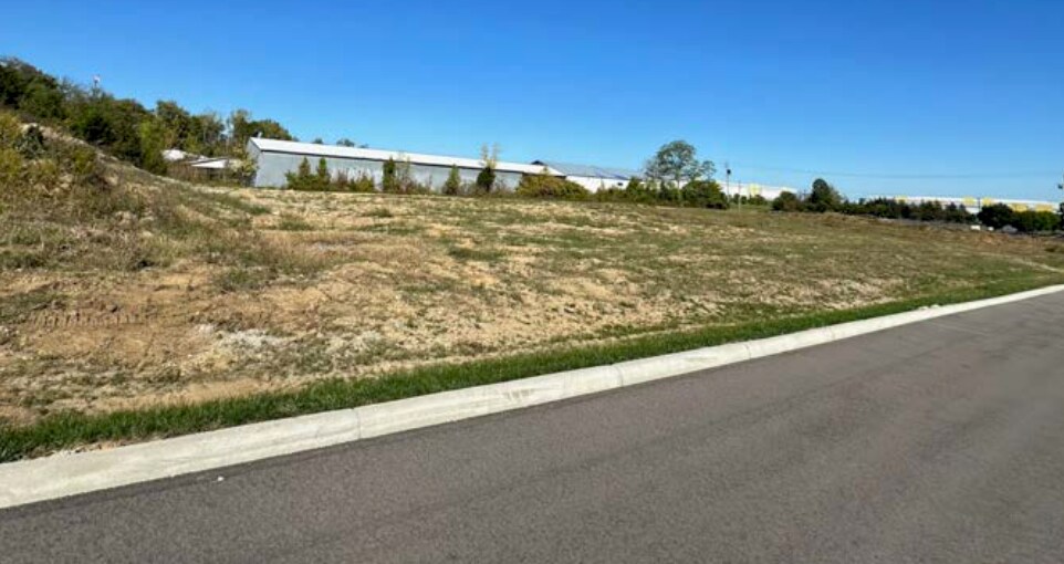 More Photos Of 9381 Seward Rd, Fairfield Warehouse For Lease