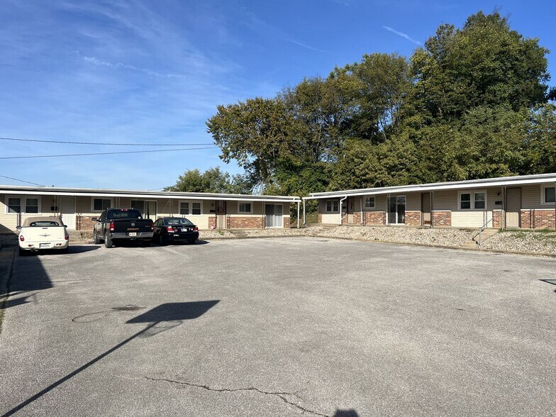 Primary Photo Of 315 10th St, Tell City Apartments For Sale