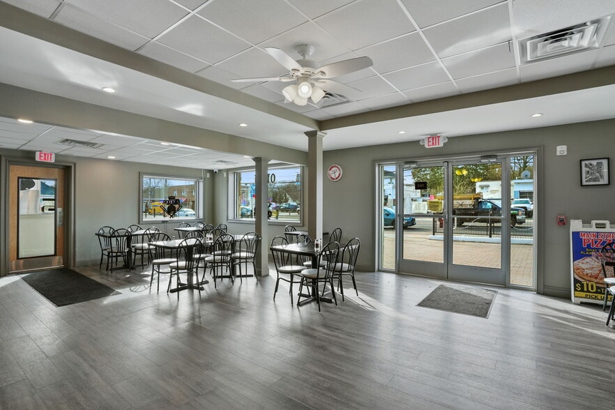 More Photos Of 4050 Main St, Bridgeport General Retail For Sale