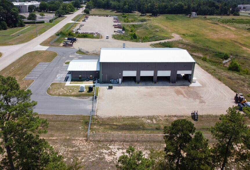 More Photos Of 2302 Neiman Marcus Pky, Longview Industrial For Sale