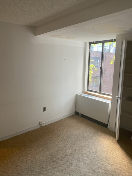 More Photos Of 3 Washington Cir NW, Washington Medical For Sale