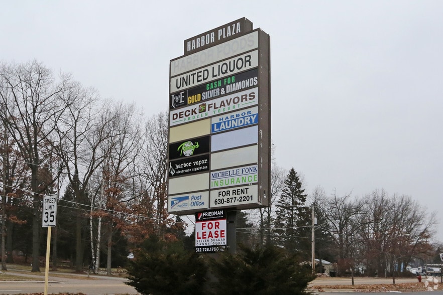 More Photos Of 1217-1275 Sheridan Rd, Winthrop Harbor Freestanding For Lease