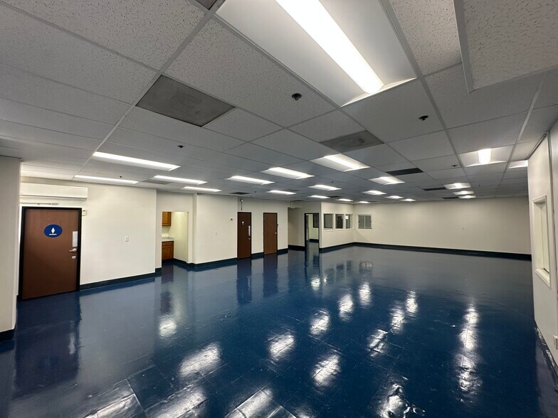 More Photos Of 13821 Marquardt Ave, Santa Fe Springs Manufacturing For Lease