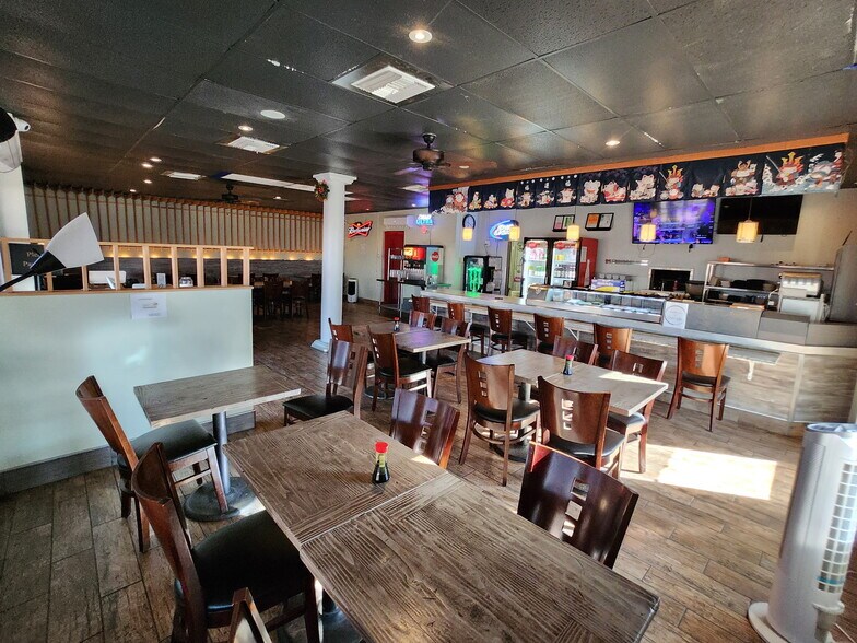 More Photos Of 445 E Main St, El Centro Restaurant For Sale