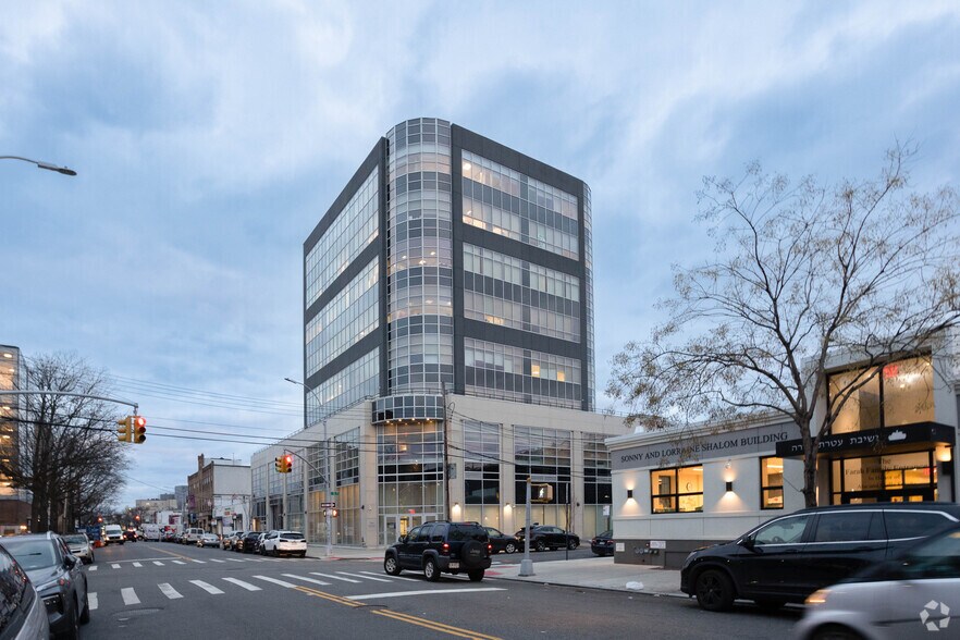 More Photos Of 902 Quentin Rd, Brooklyn Office For Lease