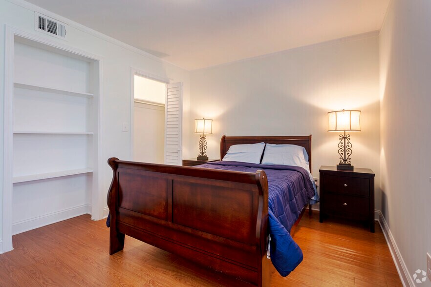 More Photos Of 2125 Joseph E Boone Blvd, Atlanta Apartments For Sale