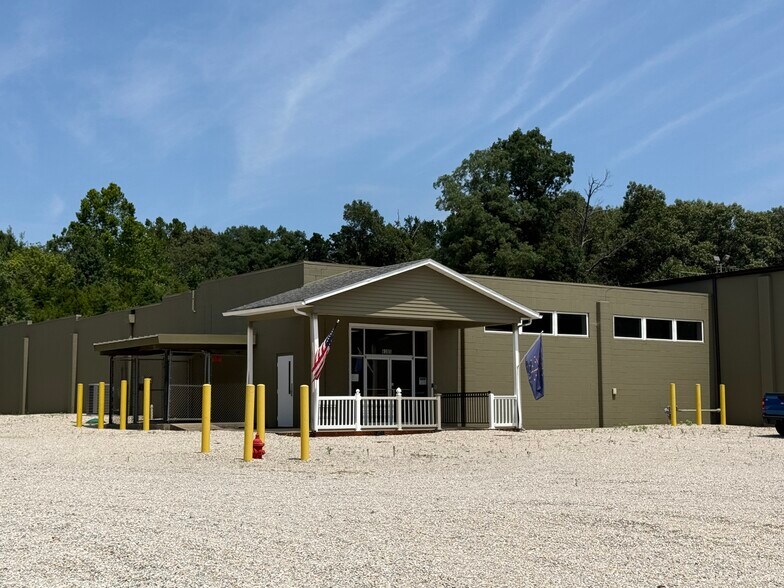 Primary Photo Of 6385 IN-164, Jasper Warehouse For Sale