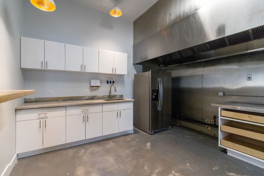 More Photos Of 1345 Howard St, San Francisco Light Distribution For Lease