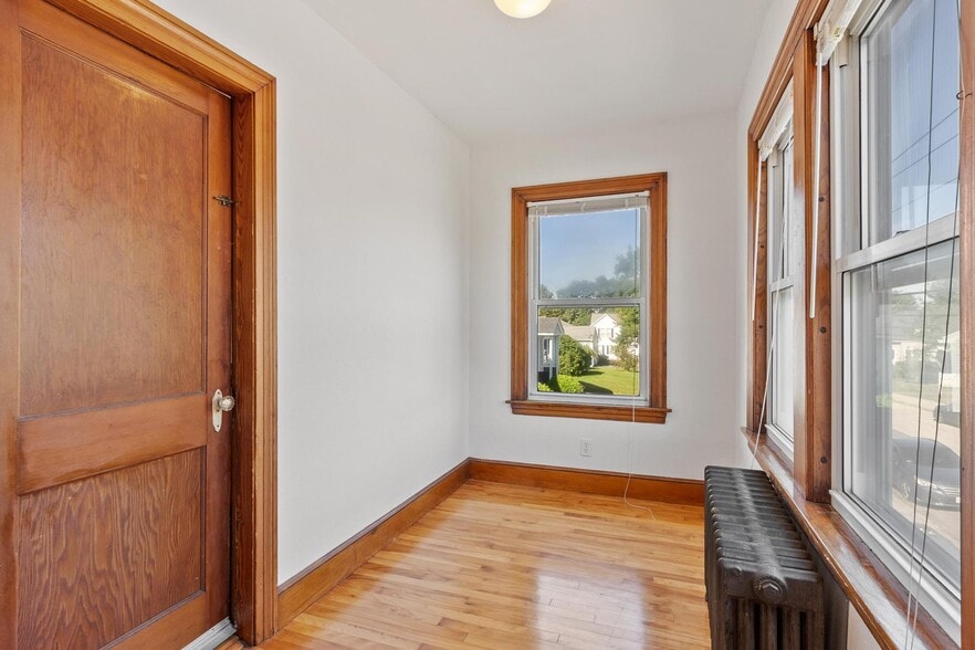 More Photos Of 158 Fairhaven Rd, Worcester Storefront Retail Residential For Sale