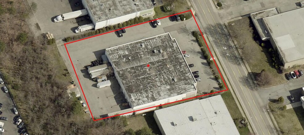 More Photos Of 54 Old Dock Rd, Yaphank Light Distribution For Lease