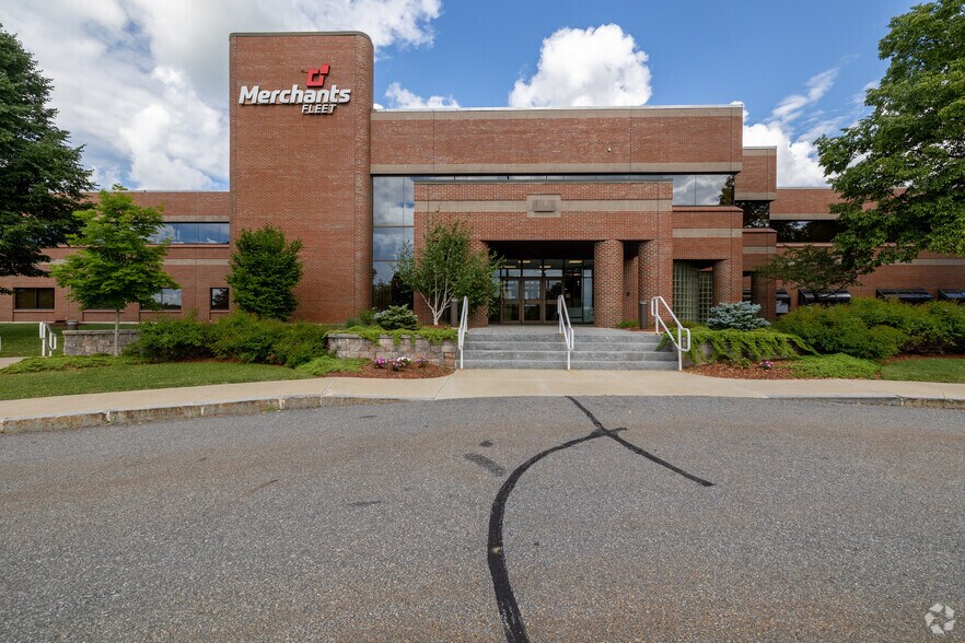 More Photos Of 14 Central Park Dr, Hooksett Medical For Lease