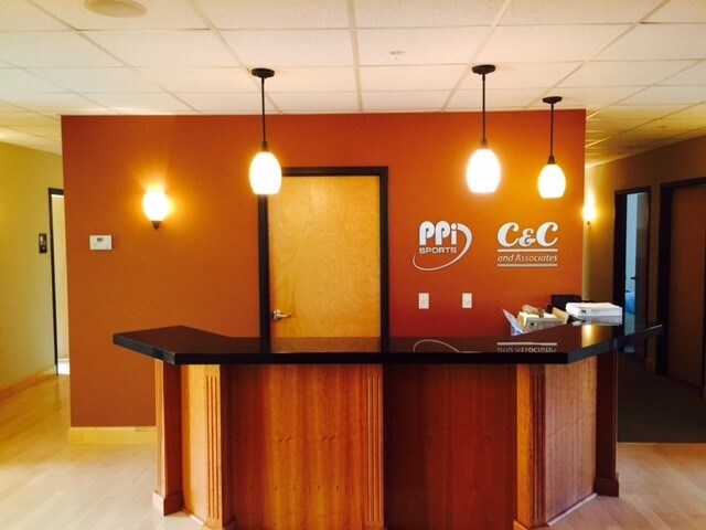 More Photos Of 913 Manor Dr NE, Spring Lake Park Office For Lease