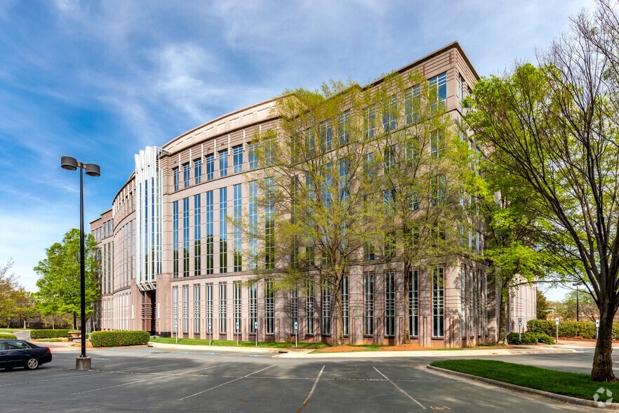 More Photos Of 2550 W Tyvola Rd, Charlotte Office For Lease