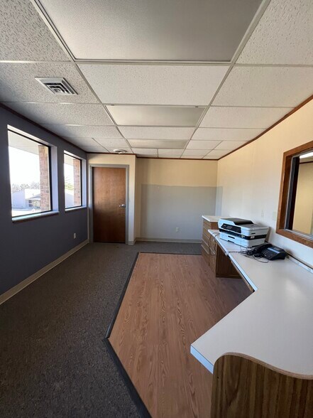 More Photos Of 4656 W Jefferson Blvd, Fort Wayne Unknown For Lease