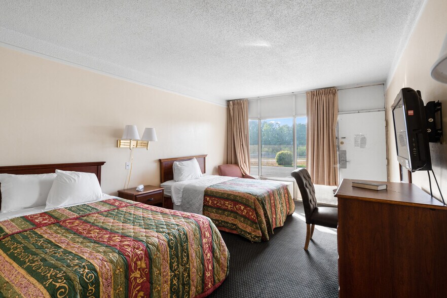 More Photos Of 1240 S Lucky Penny St, Charlotte Hotel For Sale
