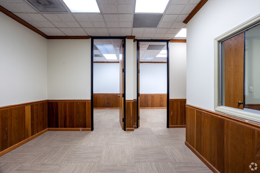 More Photos Of 428 E 4th St, Charlotte Office For Sale