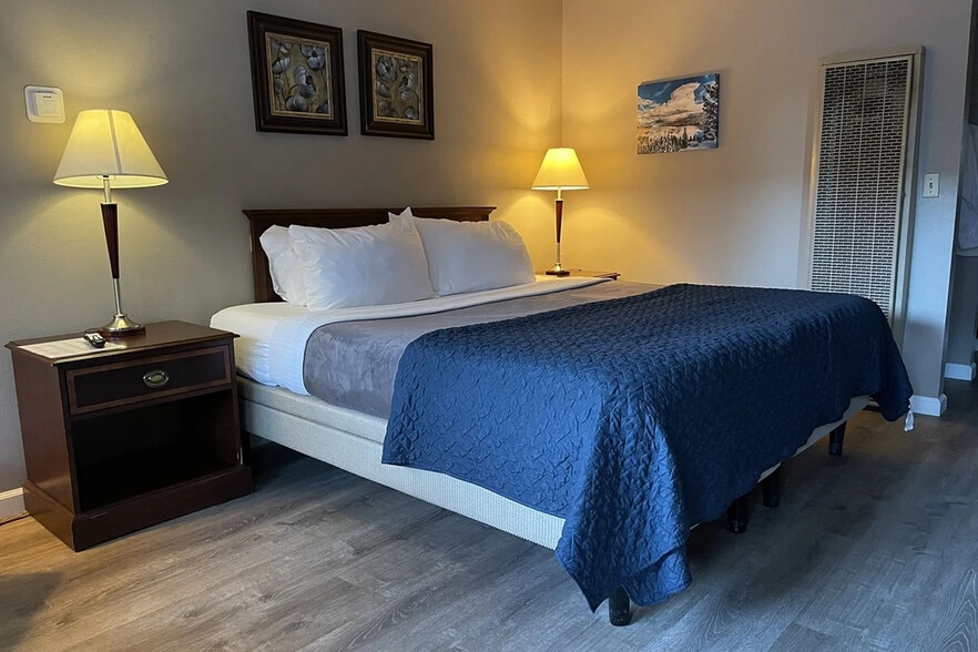 More Photos Of 1072 Ski Run Blvd, South Lake Tahoe Hotel For Sale