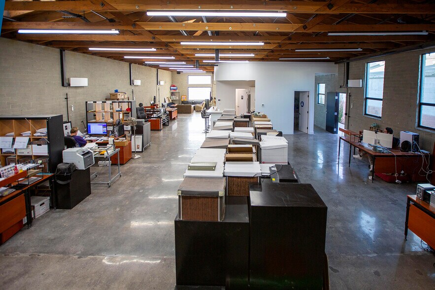 More Photos Of 12924 Yukon Ave, Hawthorne Service For Sale