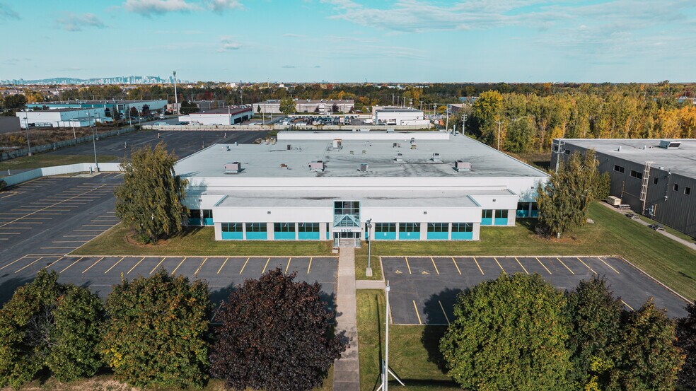 More Photos Of 5250 Rue Armand-Frappier, Saint-hubert Warehouse For Lease