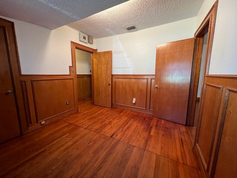 More Photos Of 1618 Pecan Blvd, McAllen Office For Lease