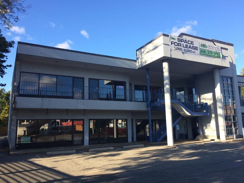 More Photos Of 271 Worcester Rd, Framingham Storefront For Lease