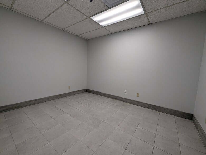 More Photos Of 701 NW Federal Hwy, Stuart Medical For Lease