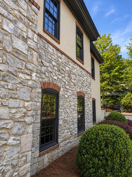 More Photos Of 1000 Southlake Park, Birmingham Office Residential For Sale