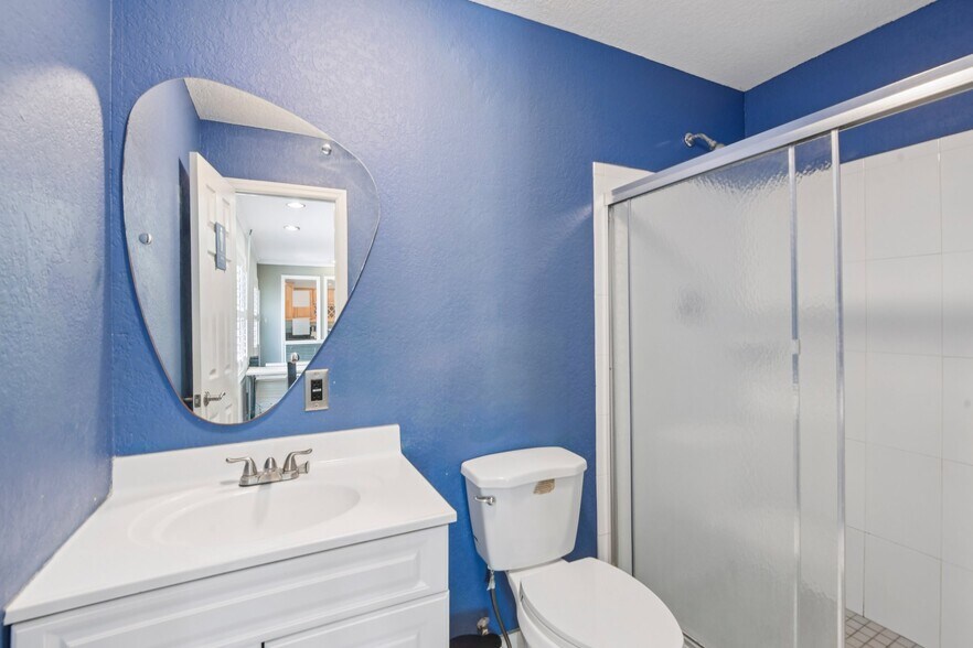 More Photos Of 4868 W Gandy Blvd, Tampa Office For Sale