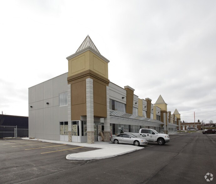 More Photos Of 1415 Kennedy Rd, Toronto Freestanding For Sale