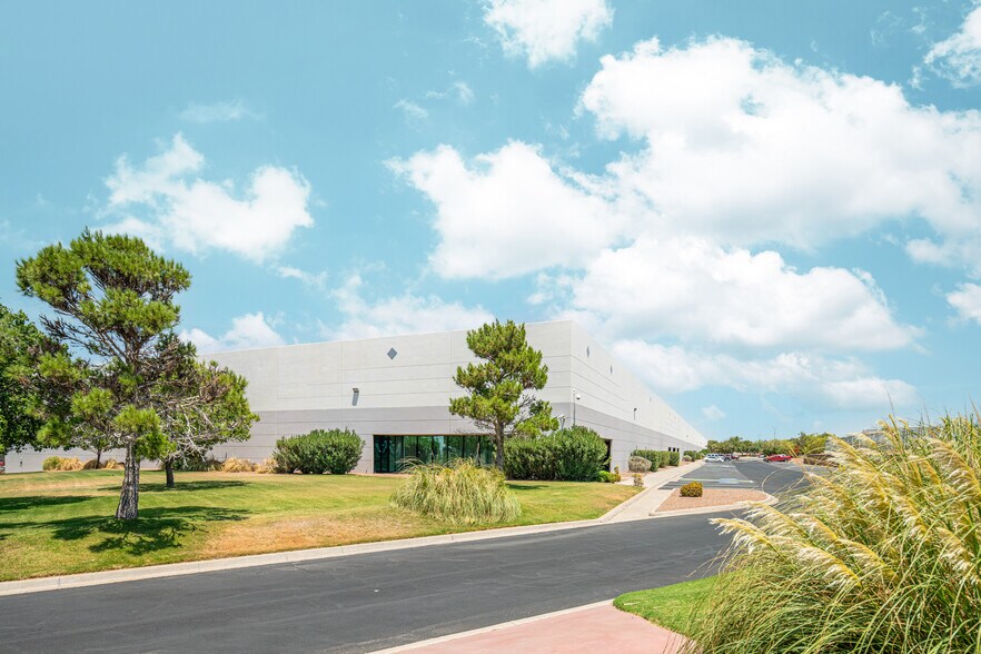 More Photos Of 11970 Pellicano Dr, El Paso Warehouse For Lease