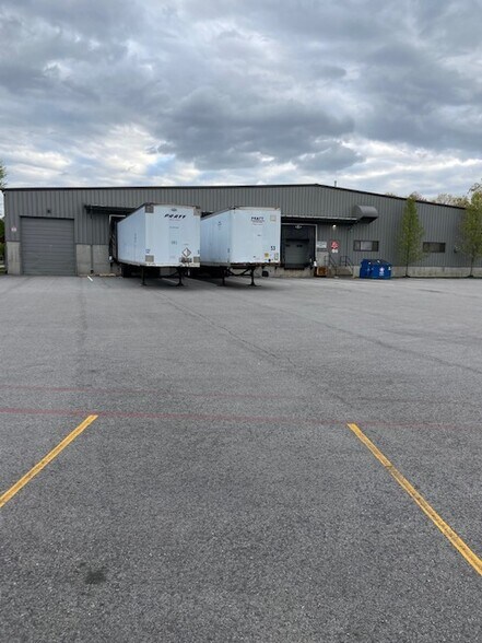 More Photos Of 289 Elm St, Marlborough Warehouse For Lease