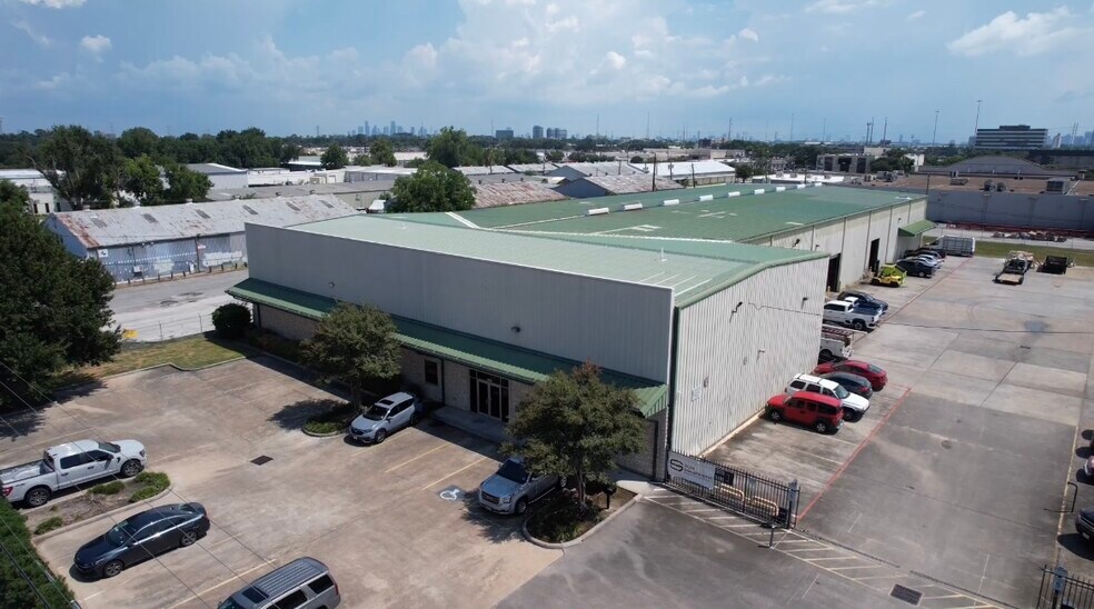 More Photos Of 5101-5111 Milwee St, Houston Warehouse For Lease