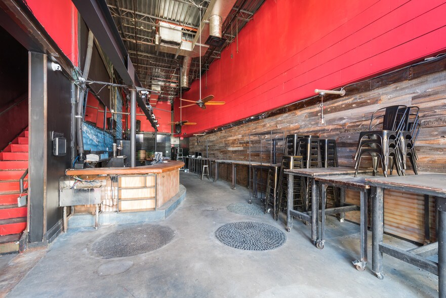 More Photos Of 210 Sw 2nd St, Fort Lauderdale Bar For Lease