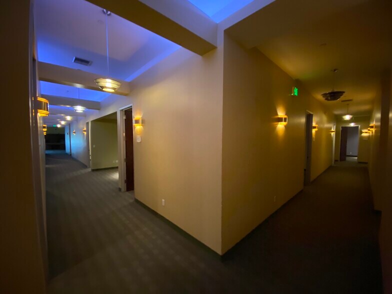 More Photos Of 1011 W Alameda Ave, Burbank Loft Creative Space For Lease