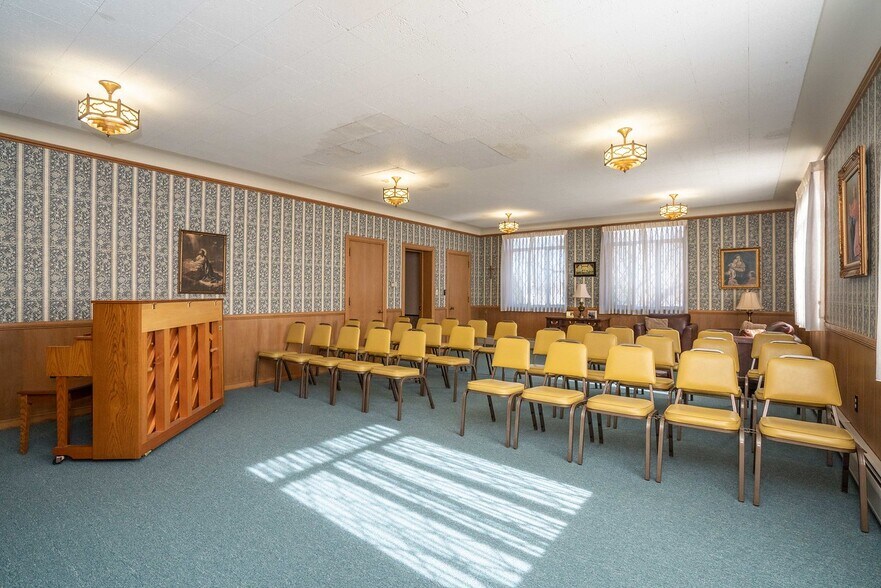 More Photos Of 295 Arch St, New Britain Religious Facility For Sale