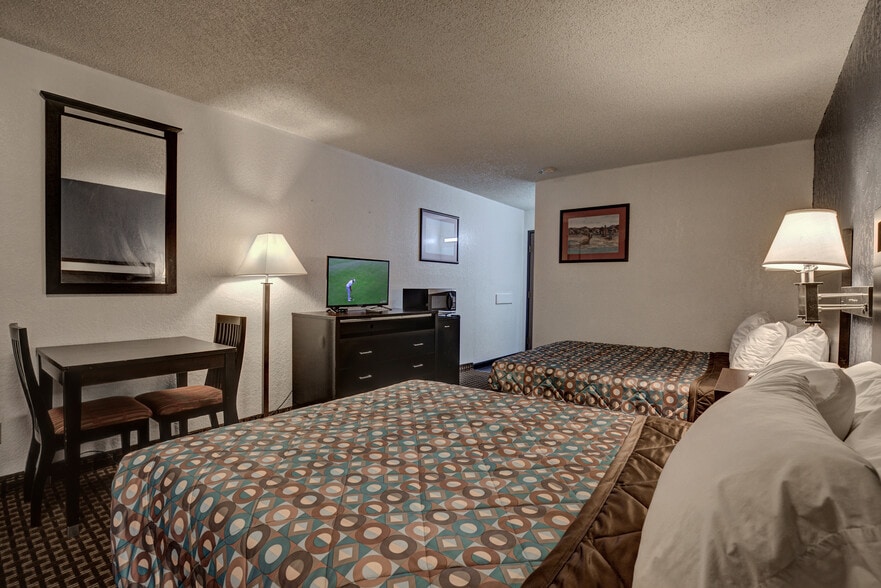 More Photos Of 101 W Phoenix St, Payson Hotel For Sale