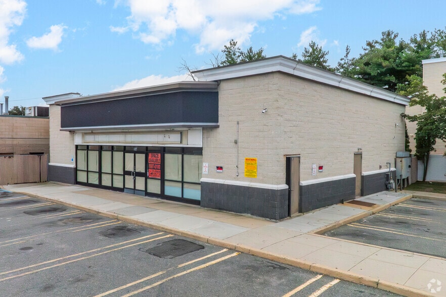 Primary Photo Of 964 Merrick Rd, Baldwin Convenience Store For Sale