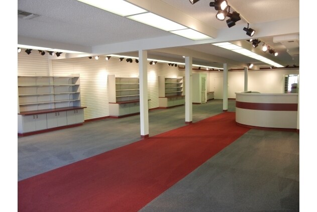 More Photos Of 505 S A St, Springfield Storefront Retail Office For Lease