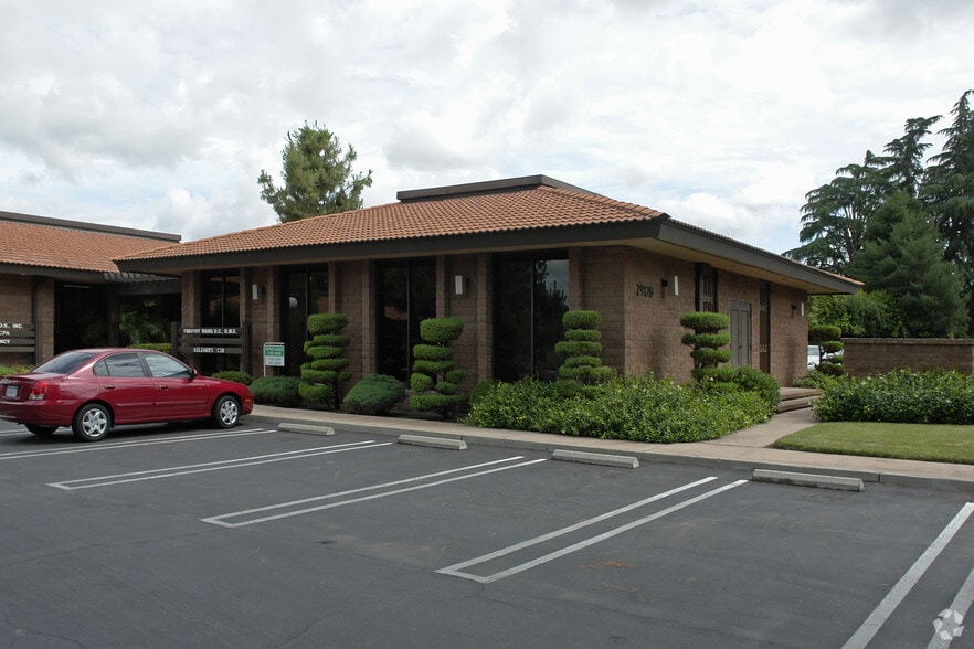 More Photos Of 2908 W Main St, Visalia Office For Lease