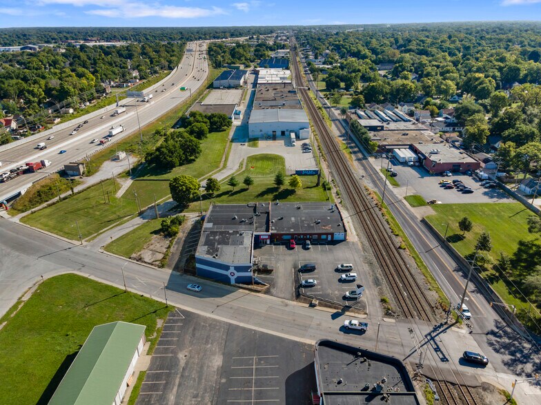 More Photos Of 1417 Commerce Ave, Indianapolis Manufacturing For Lease