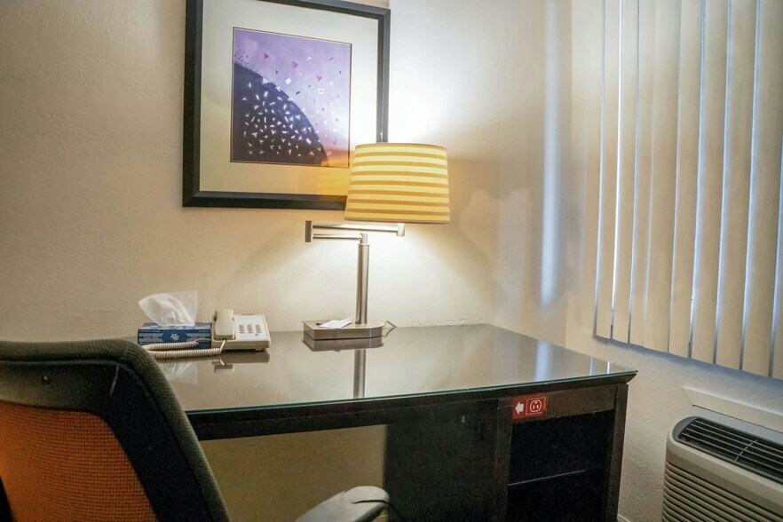 More Photos Of 201 Continental Dr, Junction City Hotel For Sale