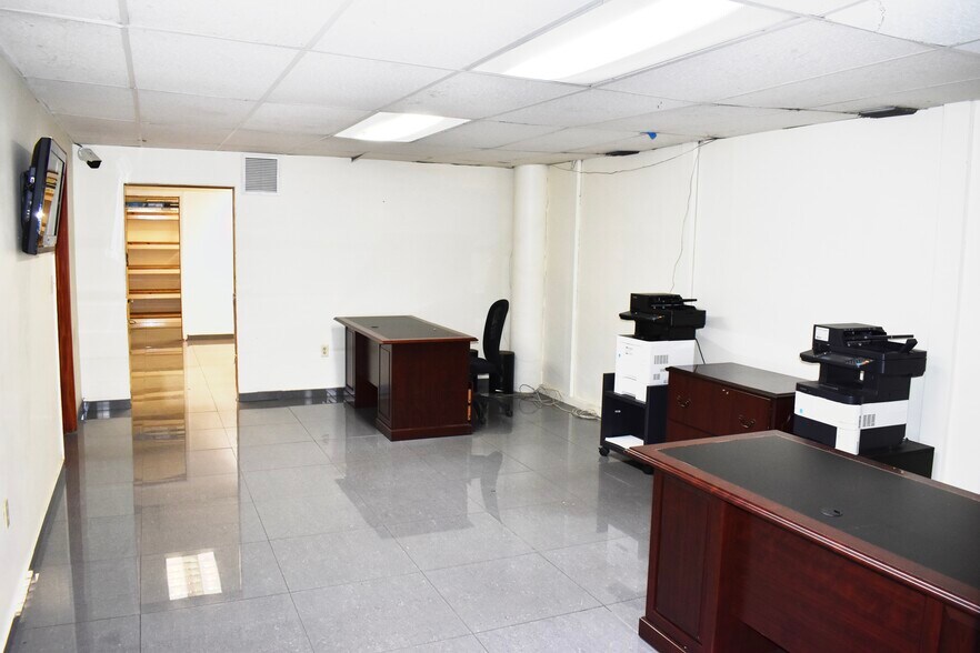More Photos Of 7200-7360 NW 56th St, Miami Warehouse For Lease