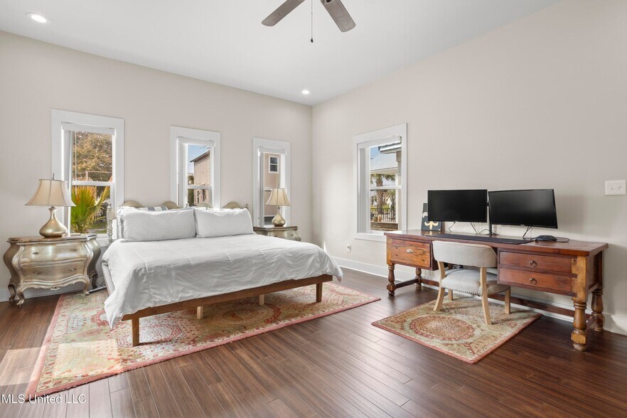 More Photos Of 647 Howard Ave, Biloxi Office Residential For Sale
