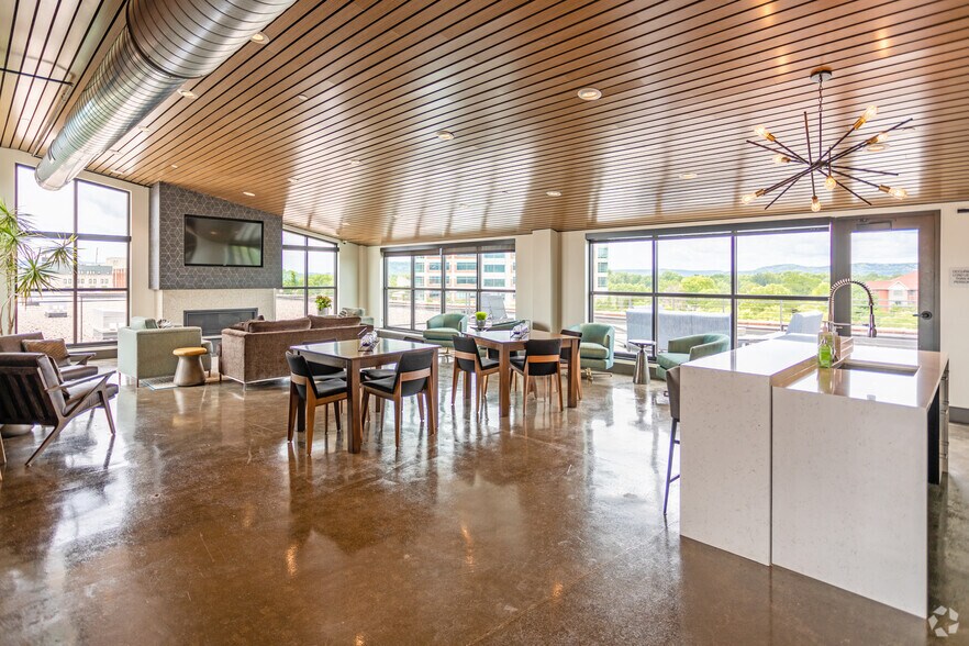 More Photos Of 525 2nd St, La Crosse Unknown For Lease