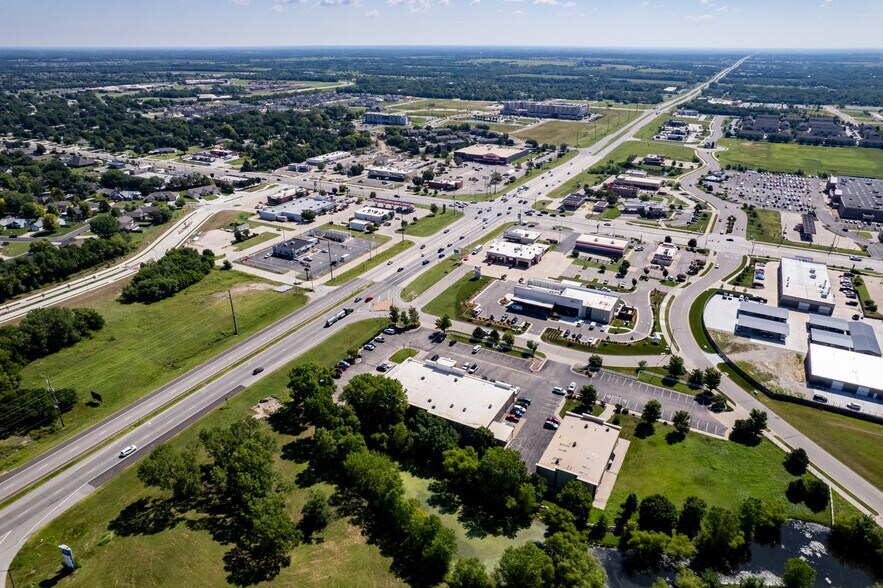 More Photos Of 307 W US Highway 54, Andover General Retail For Sale