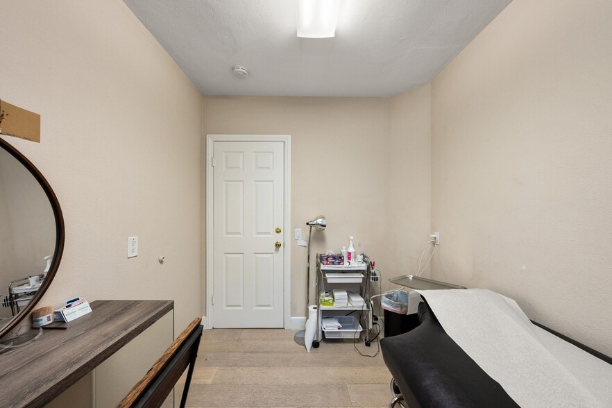 More Photos Of 607 N Anaheim Blvd, Anaheim Office For Sale
