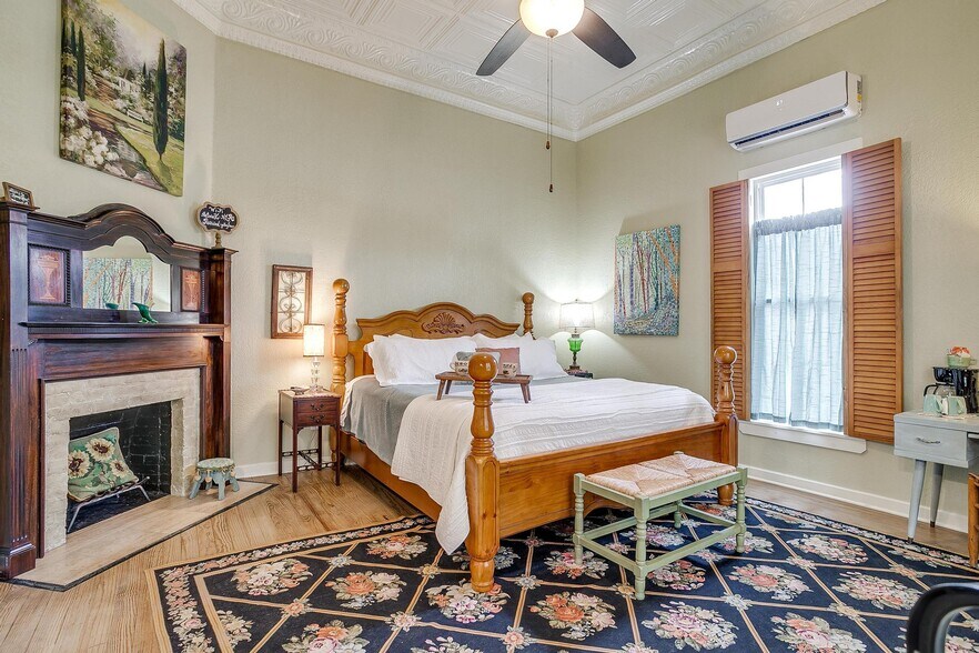 More Photos Of 1092 W Tarleton St, Stephenville Hospitality For Sale