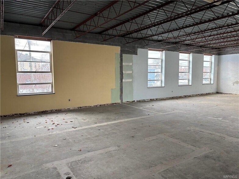 More Photos Of 116 Broad St, Tonawanda Specialty For Sale